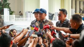 Menteri Sekretaris Negara (Mensesneg) Prasetyo Hadi memberikan keterangan kepada wartawan. (Foto: Humas Kemensetneg)