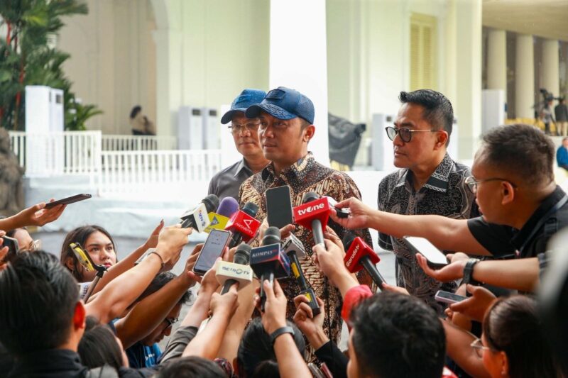Menteri Sekretaris Negara (Mensesneg) Prasetyo Hadi memberikan keterangan kepada wartawan. (Foto: Humas Kemensetneg)