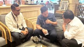Ketua PELTI Sumbar, Prof Syahrial Bakhtiar ketika beraudiensi langsung dengan Ketua Umum PP PELTI, Nurdin Halid. (Foto: Dok Humas PELTI)
