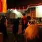 Satpol PP Padang mengamankan muda-mudi yang kedapatan nongkrong hingga larut malam di kawasan Batang Arau, Senin (18/8/2025) dini hari. (Foto: Humas Satpol PP Padang)