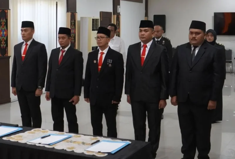 Kepala Satpol PP Kota Padang, Candra Eka Putra dilantik sebagai PPNS di wilayah Provinsi Sumatera Barat, Jumat (22/5/2025). (Foto: Humas Satpol PP Padang)