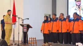 Wali Kota Padang Fadly Amran mengukuhkan Pengurus FKSB Padang Periode 2025–2030 di Gedung Bagindo Aziz Chan Youth Center, Selasa (19/8/2025).