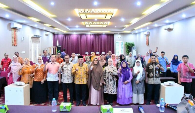 Wakil Wali Kota Padang, Maigus Nasir dalam Rakor Pra-Verifikasi Lanjutan Penilaian Kota Sehat Tingkat Nasional Tahun 2025 di Hotel Rang Kayo Basa, Kamis (21/8/2025). (Foto: Prokopim Padang)