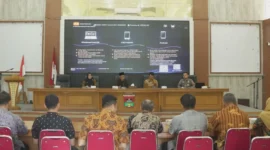Sosialisasi pembentukan Pos Bantuan Hukum (Posbakum) tingkat kelurahan di Aula Balai Kota Bukittinggi, Kamis (28/8/2025). (Foto: Pemko Bukittinggi)
