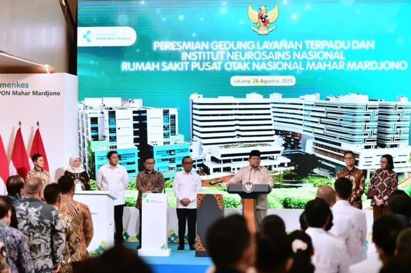 Presiden Prabowo Subianto meresmikan Gedung Layanan Terpadu dan Institut Neurosains Nasional di RSPON Mahar Mardjono, Jakarta, Selasa (26/8/2025). (Foto: BPMI Setpres)