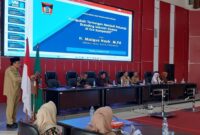 Wakil Wali Kota Padang Maigus Nasir membuka Rakor Kepala Sekolah dan Wakil Kurikulum SMP Swasta se-Kota Padang Tahun 2025, di Gedung Bagindo Aziz Chan, Balai Kota Aia Pacah, Senin (25/8/2025). (Foto: Diskominfo Padang)