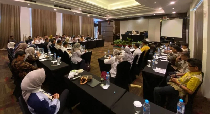 Rapat penyusunan masterplan drainase di salah satu hotel di Padang, Kamis (28/8/2025). (Foto: Diskominfo Padang)