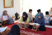 Suasana pembelajaran di Rumah Tahfiz Pendopo Rumah Dinas Wali Kota, Jumat (22/8/2025). (Foto: Diskominfo Padang Panjang)