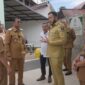 Wali Kota Padang, Fadly Amran meninjau kondisi sarana dan prasarana di SMPN 2 Padang, Senin (25/8/2025). (Foto: Prokopim Padang)