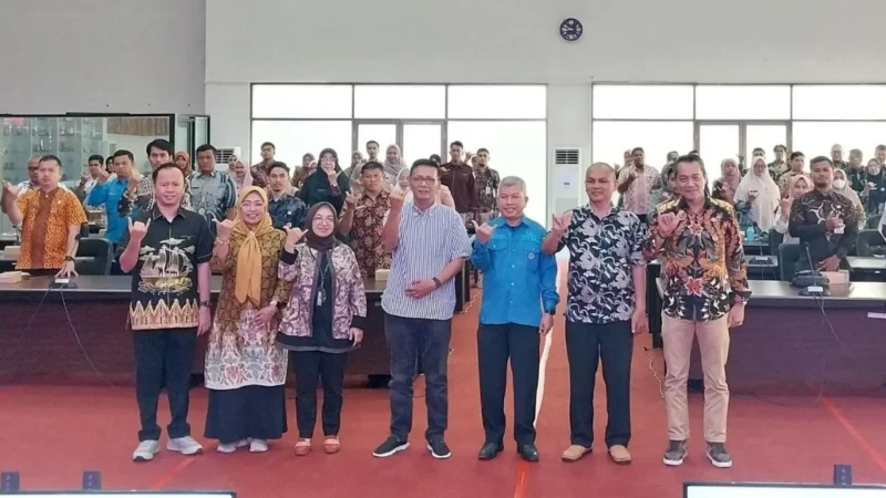 Rakor SP4N-LAPOR 2025 di Aula Bagindo Aziz Chan, Balai Kota Padang, Kamis (28/8/2025). (Foto: Diskominfo Padang)