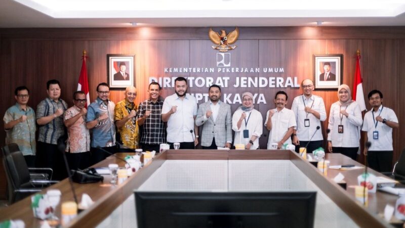 Wali Kota Padang, Fadly Amran usai pertemuan dengan Direktorat Jenderal Cipta Karya Kementerian PU di Jakarta, Kamis (21/8/2025). (Foto: Prokopim Padang)