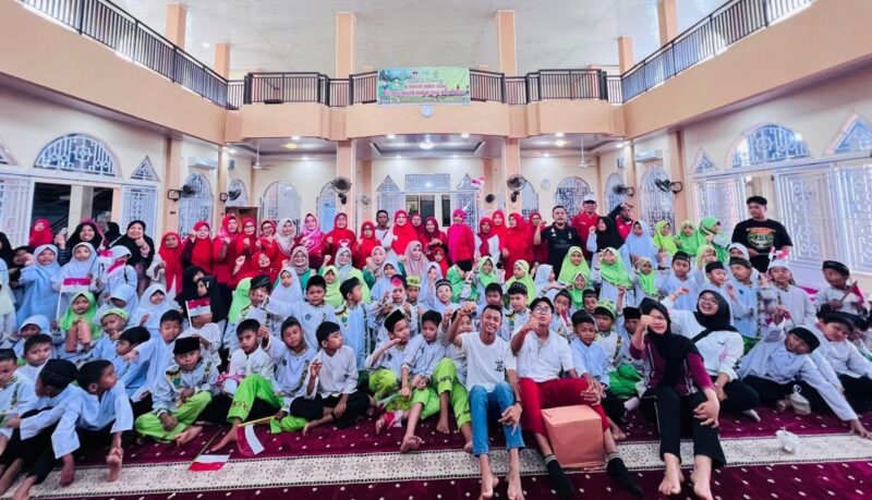 Peringatan HUT ke-80 RI di Masjid Darul Huda, Surau Gadang, Nanggalo, berlangsung meriah, Minggu (24/8/2025) pagi. (Foto: Diskominfo Padang) 