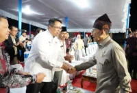 Wabup Tanah Datar Ahmad Fadly menghadiri Pitunang Ethno Groove Festival Musik Tradisi Indonesia di Lapangan Bola Kaki Ateh Ngarai, Kota Bukittinggi, Jumat malam (1/8/2025). (Foto: Prokopim Tanah Datar)