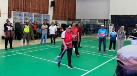 Wawako Padang Maigus Nasir membuka Turnamen Badminton Eksekutif-Legislatif dalam rangka memeriahkan HJK Padang ke-356 dan menyambut HUT RI ke-80. (Foto: Diskominfo Padang)