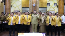 Wali Kota Padang Fadly Amran membuka kegiatan PKM UNP 2025 di Gedung Abu Bakar Jaar, Balai Kota Padang, Senin (4/8/2025). (Foto: Prokopim Padang)