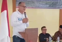Anggota DPRD Pessel Novermal Yuska saat memberikan sambutan. (Foto: Dok Novermal)