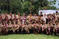 Wakil Wali Kota Padang, Maigus Nasir bertindak sebagai pembina upacara pada kegiatan Kemah Blok Pramuka SMA Pertiwi 1 Padang, Sabtu (23/8/2025). (Foto: Prokopim Padang)