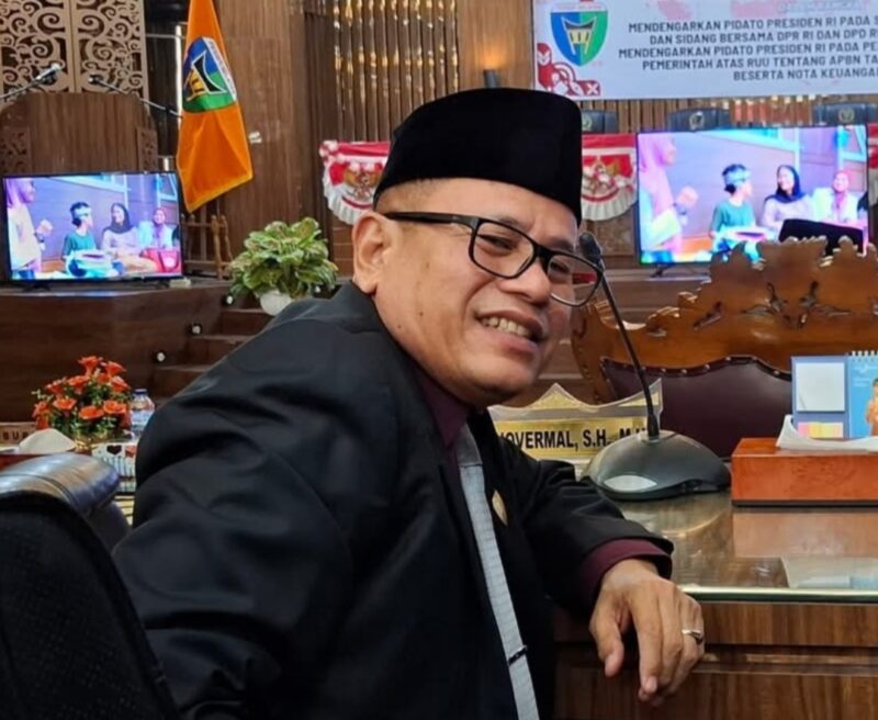 Anggota DPRD Pessel, Novermal Yuska. (Foto: Dok Novermal)