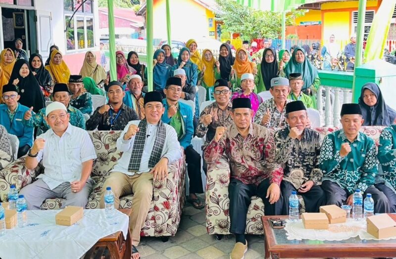 Camat Lubeg Nofiandi Amir menghadiri Semarak Muharram XIII Tahun 1447 di Masjid Al Muhajirin, Kelurahan Lubeg Nan XX, Minggu (24/8/2025). (Foto: Ist)