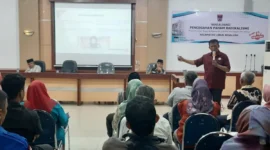 Penyampaian materi dari narasumber dalam Sosialisasi Pencegahan Paham Radikalisme dan Upaya Pencegahannya di Aula Kantor Camat Lubeg, Selasa (19/8/2025). 