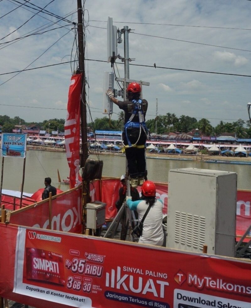 Telkomsel memperkuat infrastruktur jaringan serta layanan unggulan selama perhelatan Pacu Jalur 2025 di Kabupaten Kuantan Singingi, Riau pada 20–24 Agustus 2025. (Foto: Telkomsel)    