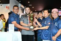 Wali Kota Padang, Fadly Amran membuka Turnamen Billiard memperebutkan Piala Bergilir Wali Kota Padang di Oriental Billiard, Sabtu (16/8/2025). (Foto: Prokopim Padang)