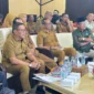 Wali Kota Bukittinggi, Ramlan Nurmatias memaparkan kondisi Kota Bukittinggi dalam kegiatan Verifikasi Lanjutan KKS 2025 di BCC Balai Kota, Selasa (19/8/2025). (Foto: Pemko Bukittinggi)