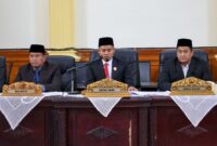 Wali Kota Pariaman Yota Balad mengikuti Sidang Tahunan bersama MPR, DPR, dan DPD RI secara virtual/live streaming melalui aplikasi Zoom Meeting, Jumat (15/8/2025). (Foto: Kominfo Pariaman)
