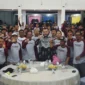 Wali Kota Padang Fadly Amran menjamu para peserta CRF Rally Indonesia di Palanta Rumah Dinas Wali Kota, Minggu malam (3/8/2025). (Foto: Prokopim Padang)