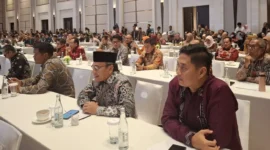 Wawako Padang Maigus Nasir mengikuti pertemuan bersama Menteri LH/BPLH, Hanif Faisol Nurofiq di Hotel Fairmont, Jakarta, Senin (4/8/2025). 

