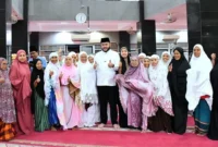 Wali Kota Padang, Fadly Amran menghadiri kegiatan Subuh Mubarakah, di Masjid Quwwatul Ummah, Kelurahan Ujung Gurun, Kecamatan Padang Barat, Senin (4/8/2025). (Foto: Prokopim Padang)