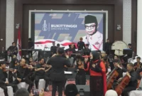 Bukittinggi Orchestra meriahkan Puncak peringatan 123 tahun kelahiran Proklamator Mohammad Hatta di Balai Ruang Dinas Kota Bukittinggi, Selasa (12/8/2025) malam. (Foto: Pemko Bukittinggi)