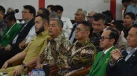 Wali Kota Padang Fadly Amran menghadiri kuliah umum Menko AHY di Convention Hall Unand, Selasa (30/9/2025). (Foto: Prokopim Padang)