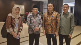 Wakil Wali Kota Padang, Maigus Nasir mengikuti pertemuan seluruh kepala daerah se-Indonesia bersama Menteri Lingkungan Hidup (LH)/Kepala BPLH, Hanif Faisol Nurofiq di Hotel Fairmont, Jakarta, Senin (4/8/2025). (Foto: FB Diskominfo Padang)