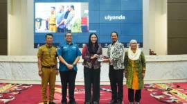 Bupati Dharmasraya, Annisa Suci Ramadhani saat meresmikan Program Pengembangan Kompetensi Guru Bahasa Inggris (PKGBI) 2025, Selasa (9/9/2025). (Foto: Pemkab Dharmasraya)