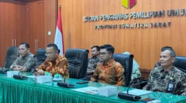 Bawaslu Sumbar menggelar kegiatan Penguatan Kelembagaan  di Aula Bawaslu Sumbar, Kamis (25/9/2025). (Foto: Ist)