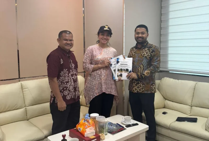 Bupati Dharmasraya, Annisa Suci Ramadhani bertemu Anggota DPR RI dari Fraksi Golkar Zigo Rolanda di Jakarta, Selasa (23/9/2025). (Foto: Pemkab Dharmasraya)