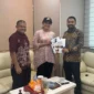 Bupati Dharmasraya, Annisa Suci Ramadhani bertemu Anggota DPR RI dari Fraksi Golkar Zigo Rolanda di Jakarta, Selasa (23/9/2025). (Foto: Pemkab Dharmasraya)