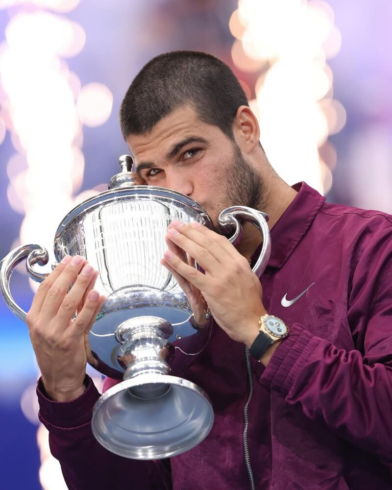 Carlos Alcaraz menjuarai US Open 2025 usai mengalahkan Jannik Sinner dalam laga final empat set di Arthur Ashe Stadium, Senin (8/9) dini hari WIB. (Foto: IG @carlitosalcarazz)