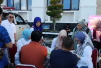 Pemko Pariaman menggelar kegiatan Cek Kesehatan Gratis (CKG) bagi masyarakat, ASN, dan non-ASN di halaman Balaikota Pariaman, Jumat (26/9/2025). (Foto: Kominfo Pariaman)