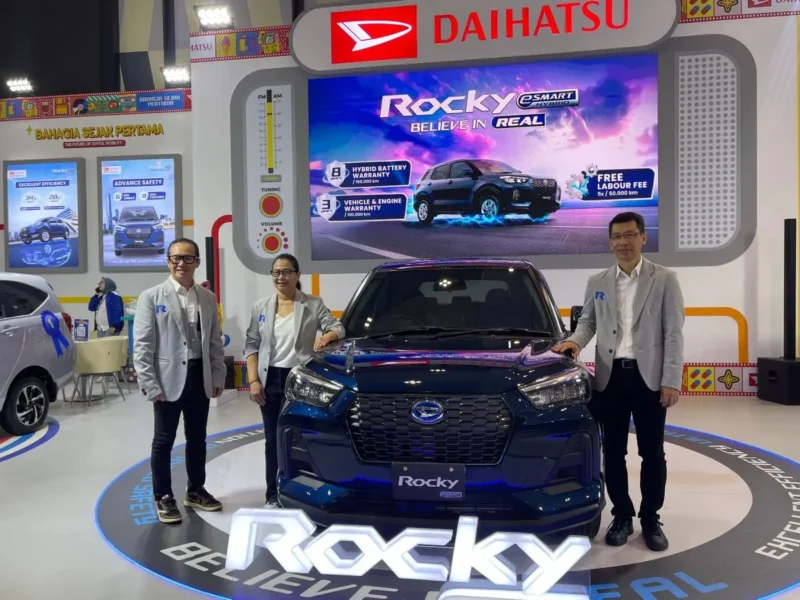 Pembukaan Booth GIIAS Semarang 2025 oleh manajemen Daihatsu. (Foto: Dok. Daihatsu)