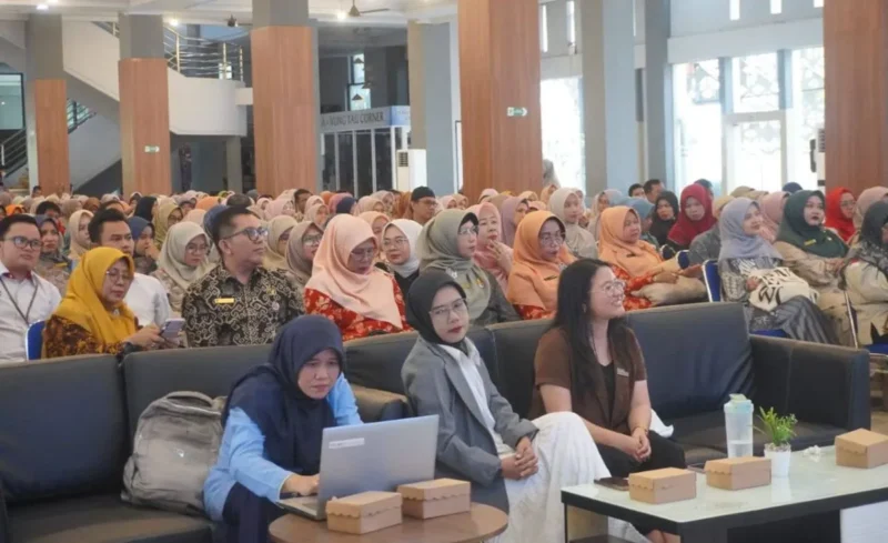 Disdikbud Padang menggelar Sosialisasi Persiapan Menuju Kandidat Rujukan Google bersama Google for Education Indonesia di Bagindo Aziz Chan Youth Centre, Rabu (24/9/2025). (Foto: FB Diskominfo Padang)