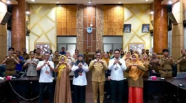 Diskominfo Padang menggelar kegiatan Pembinaan Penyelenggaraan Statistik Sektoral (Domain Kelembagaan dan Statistik Nasional) di Abu Bakar Jaar, Selasa (23/9/2025). (Foto: Diskominfo Padang)