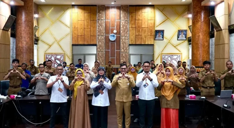 Diskominfo Padang menggelar kegiatan Pembinaan Penyelenggaraan Statistik Sektoral (Domain Kelembagaan dan Statistik Nasional) di Abu Bakar Jaar, Selasa (23/9/2025). (Foto: Diskominfo Padang)