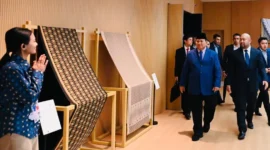 Presiden Prabowo Subianto mengunjungi Paviliun Indonesia di Expo 2025 Osaka, Jepang, Sabtu (20/9/2025). (Foto: BPMI Setpres)