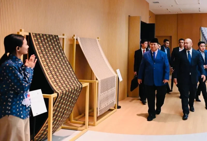 Presiden Prabowo Subianto mengunjungi Paviliun Indonesia di Expo 2025 Osaka, Jepang, Sabtu (20/9/2025). (Foto: BPMI Setpres)