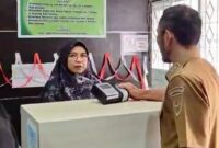 Wakil Wali Kota Padang Panjang, Allex Saputra melakukan sidak di kantor lurah, Senin (1/9/2025). (Foto: Kominfo Padang Panjang)