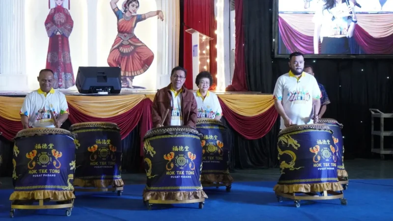 Pembukaan Kota Tua Festival 2025 di GOR HTT Pondok, Jumat (19/9/2025). (Foto: Diskominfo Padang)
