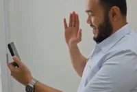 Wali Kota Padang Fadly Amran menerima video call dari Wali Kota Payakumbuh Zulmaeta, Rabu (3/9/2025). (Foto: Prokopim Padang)