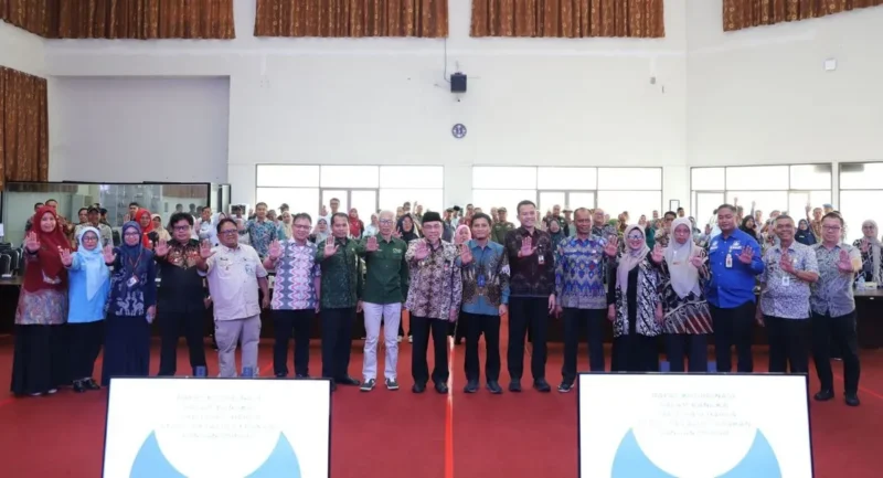 Wakil Wali Kota Padang, Maigus Nasir dalam rakor strategi stabilisasi harga beras di Gedung Bagindo Aziz Chan, Balai Kota Padang, Kamis (11/9). (Foto: Prokopim Padang)